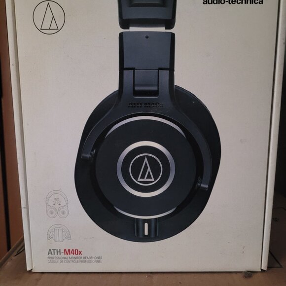 Audio-Technica ATH-M50x Professional Studio Monitor Headphones - Picture 1 of 2